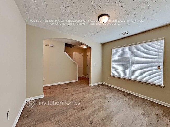 Photo - 9481 Lakeview Rd