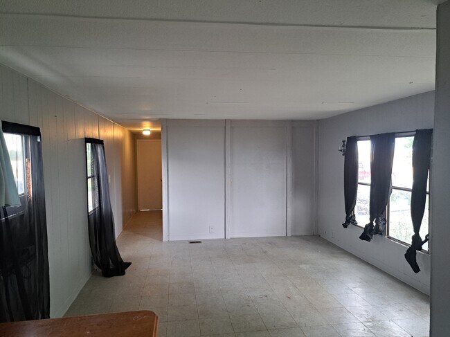 Photo - 64 Dakota St