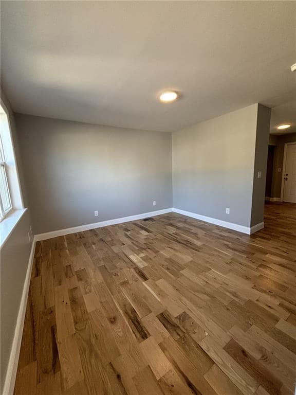 Photo - 865 W Shore Rd