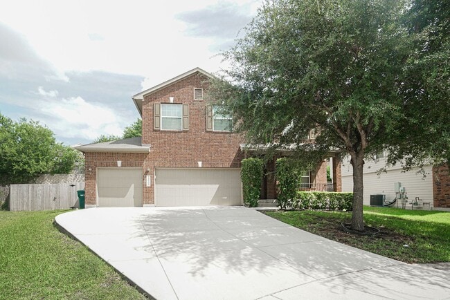 Building Photo - Charming 2-Story Home