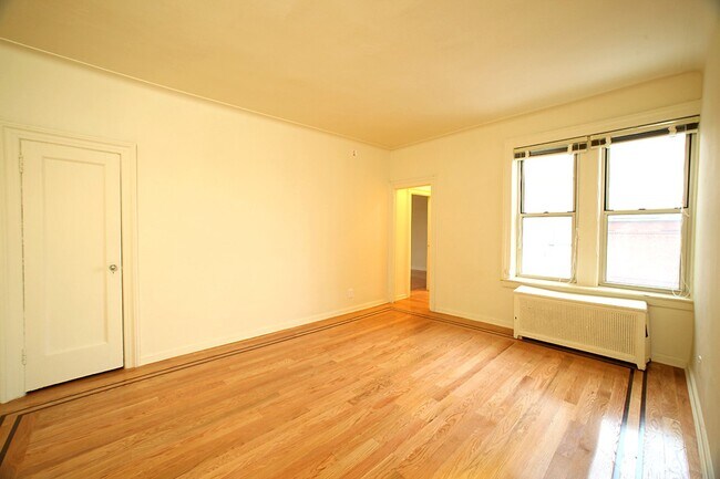 3205 Emmons Ave Unit 4J