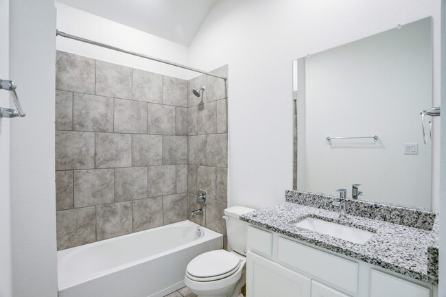 Photo - 3003 Lago Costa Dr