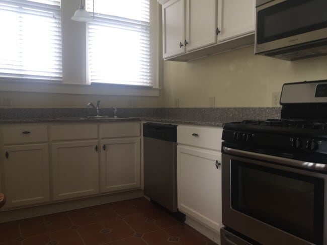 Photo - 920 Scott St Unit D