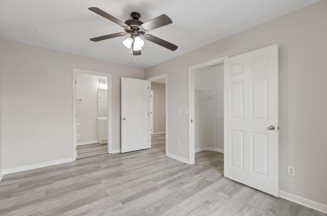 Photo - 8719 Mowbray Way