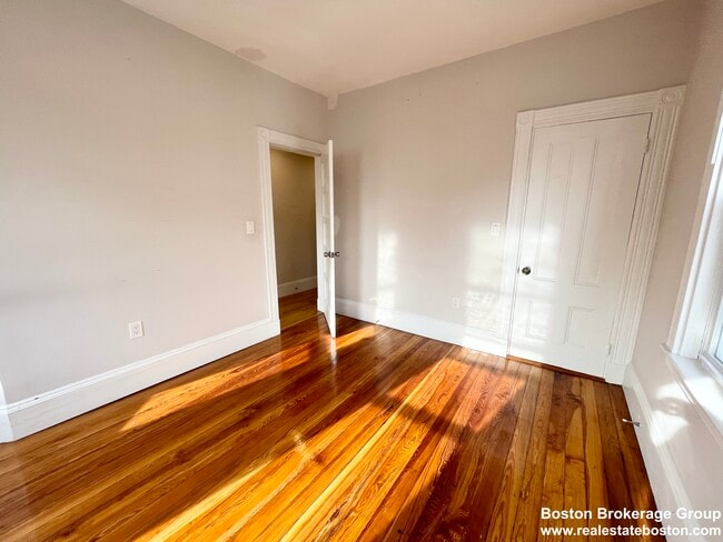 108 Buttonwood St Unit 2