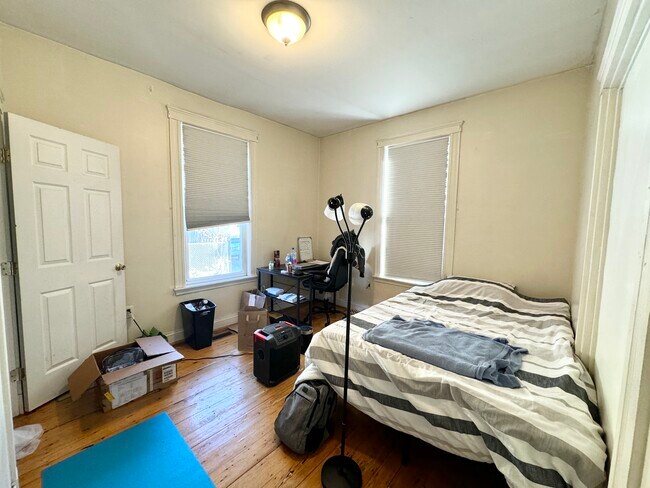 37 Hillside St Unit 1