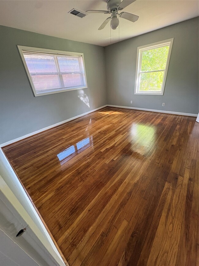 Photo - 5223 Sanford Rd