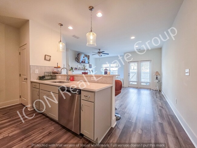 Photo - Spacious 3/2.5 Townhome