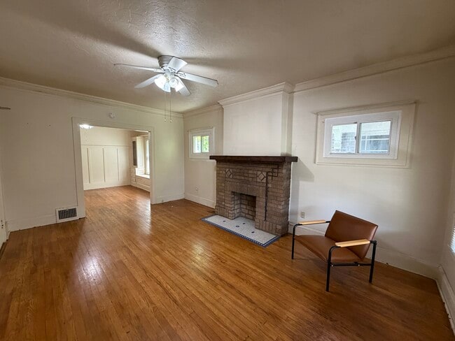 Photo - 1357 Phelps Ave Unit 4