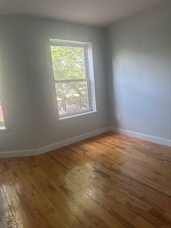 Photo - 673 E 223rd St Unidad 673 East 223rd st Apt 3