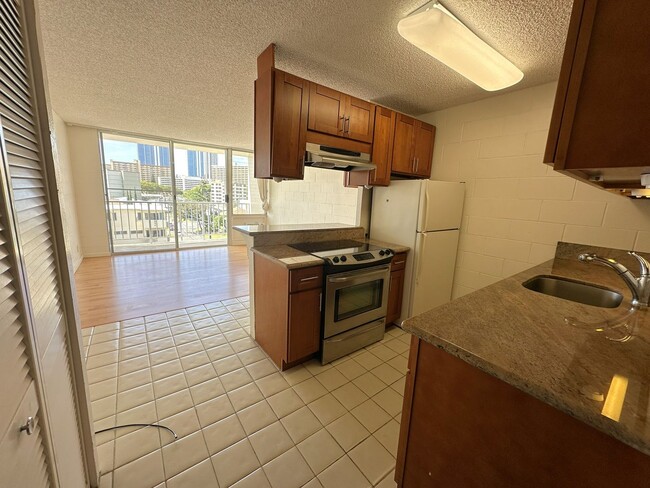 Building Photo - CITRON VILLA - 1 BDRM 1 Bath 1 Parking Unit 501