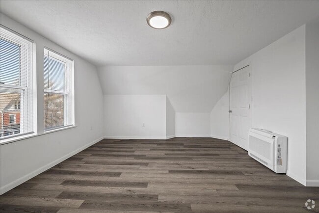Building Photo - 612 N St Clair St Unit 3 Rental