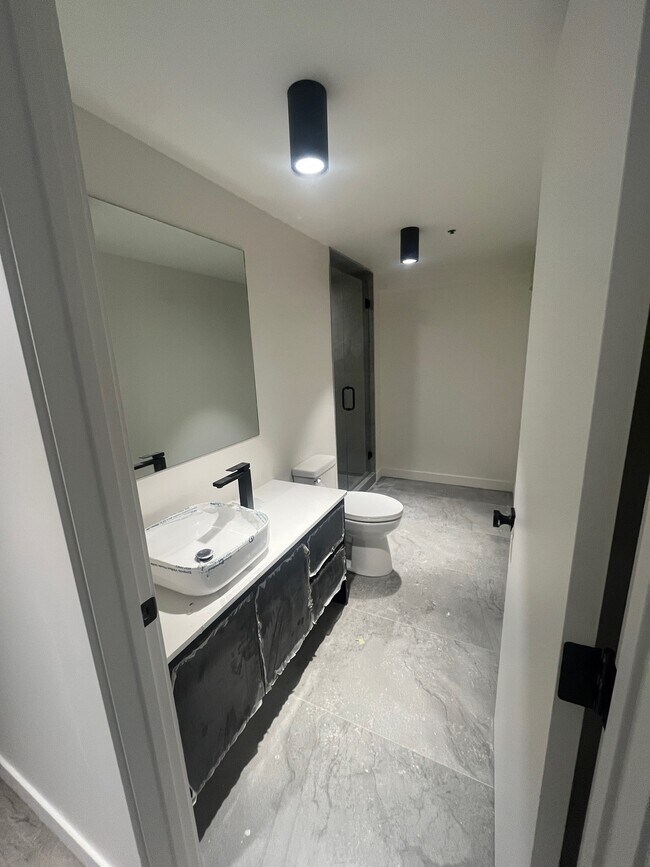 Photo - 238-238 Wellington Crescent Unité 2