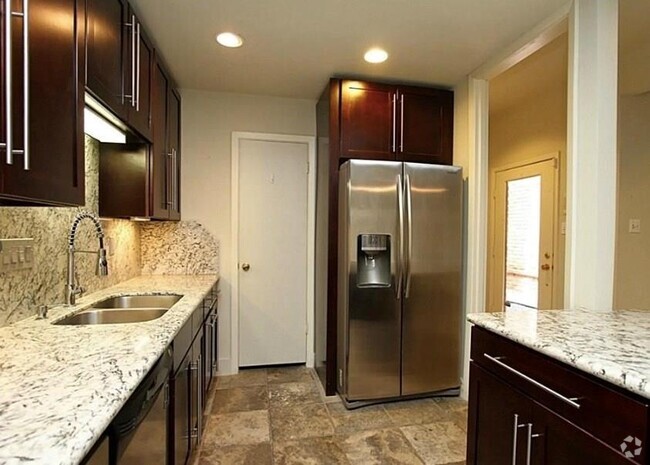 Building Photo - 6723 Vanderbilt St Rental
