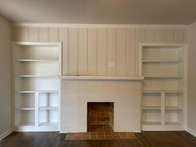 Photo - 205 W Drake Ave