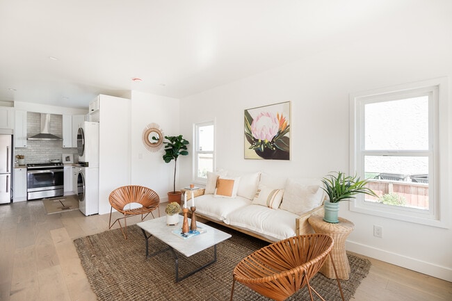 Photo - 5847 Ernest Ave Unidad 5847 Ernest Ave