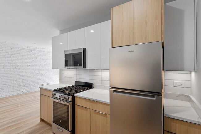 Photo - 1633 W Chase Ave Unit 1K