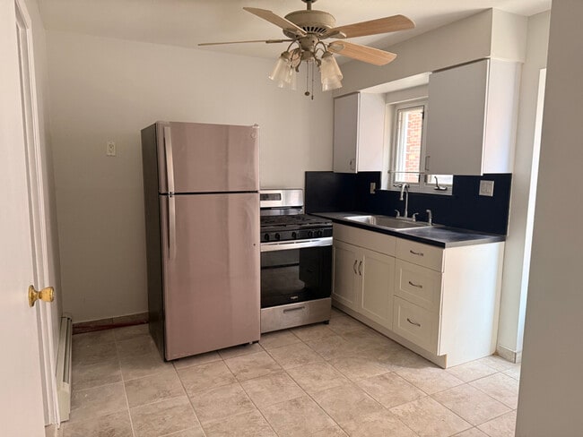 Photo - 1254 E 70th St