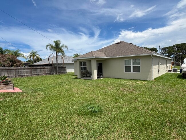 Photo - 1169 SW Hunnicut Ave