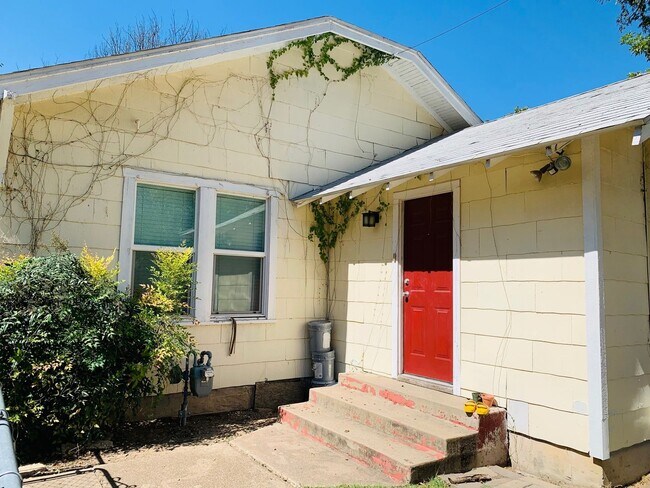 Photo - ** MOVE IN SUMMER 05/08/2026 ** 3 Bed 2 Ba...