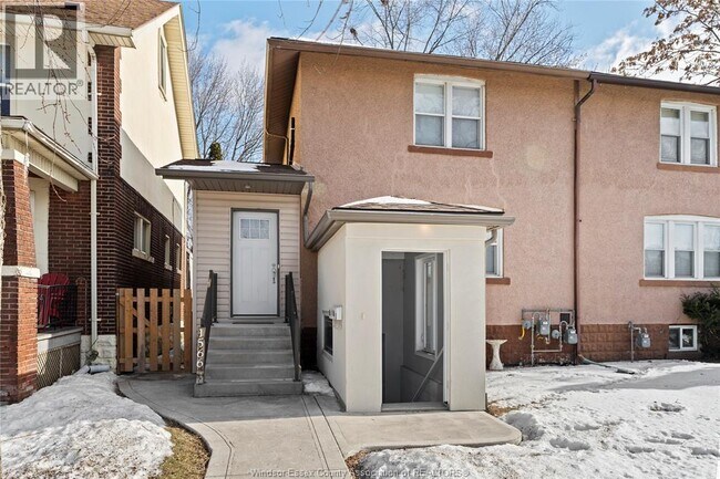 Photo - 1566 Bruce Ave