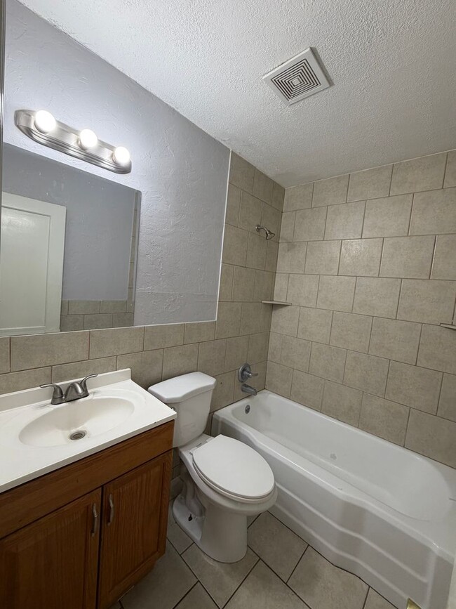 Photo - 1708 14th St Unidad 3