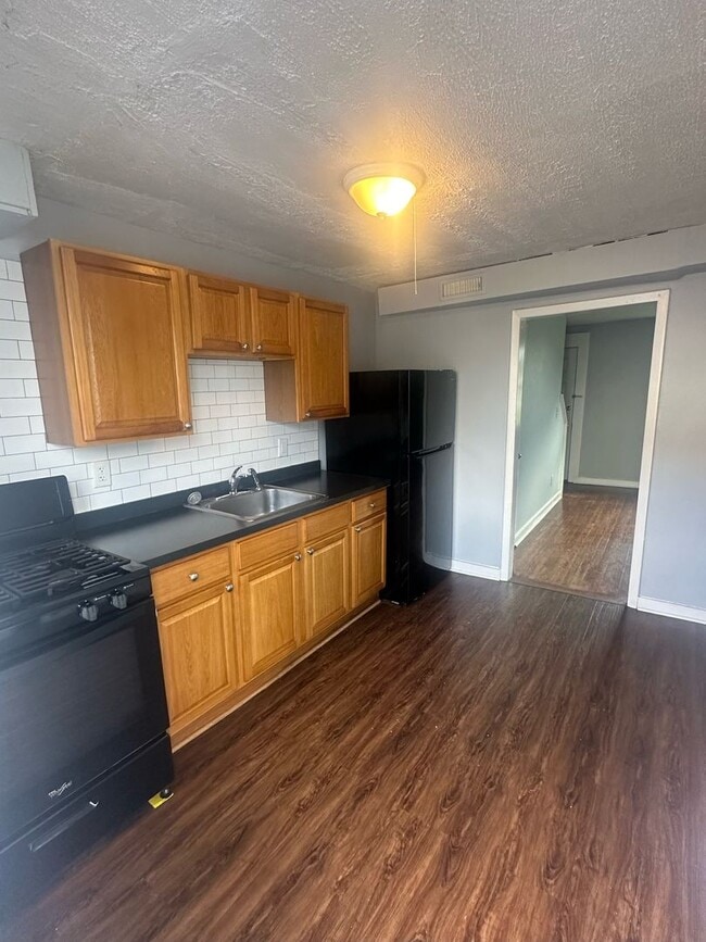Building Photo - 3-9 Benefield Place Unit 3