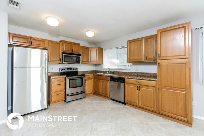 Photo - 2680 Roxbury Cir