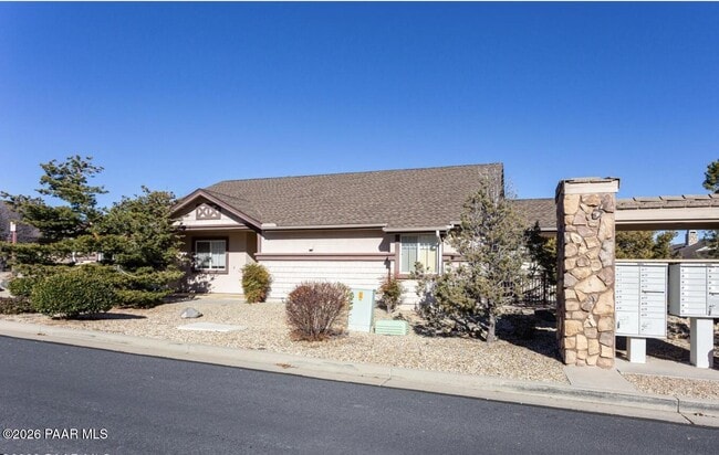 Photo - 1654 St Andrews Way