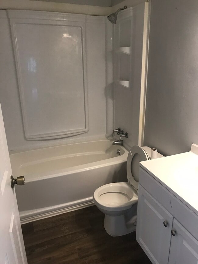 Photo - 309 Annette Way