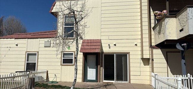 Building Photo - 1706 E 17th St