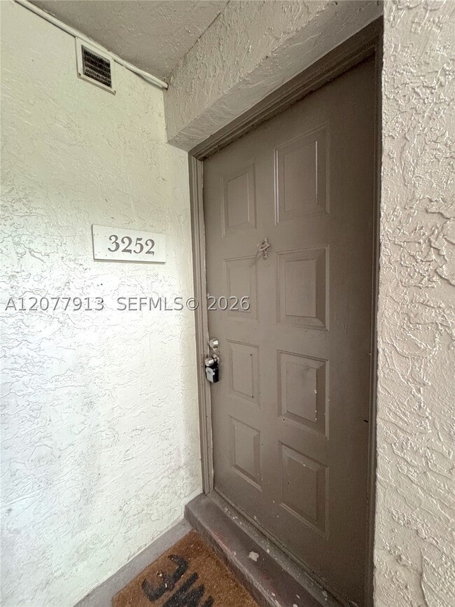 3252 Coral Lake Dr Unidad 3252