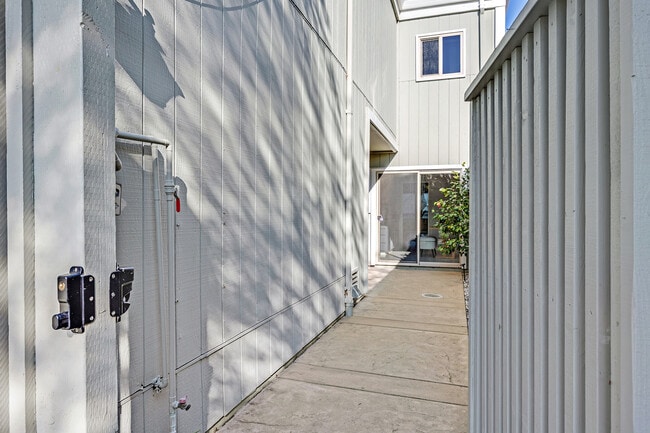 Photo - 7551 Maywood Dr