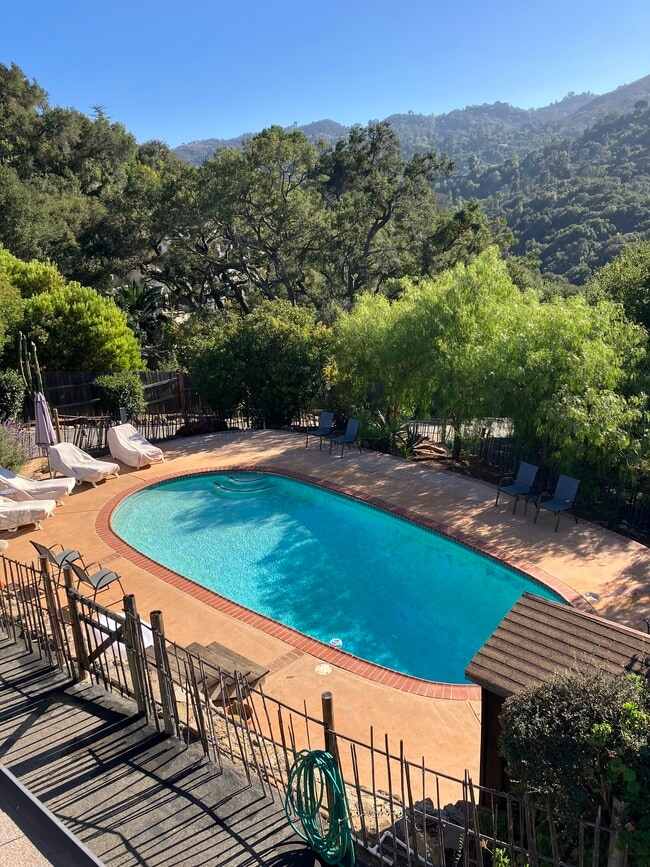 156 Muerdago Rd