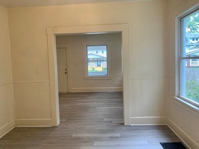 Photo - 1729 Edwards Ave NE Unit 1729