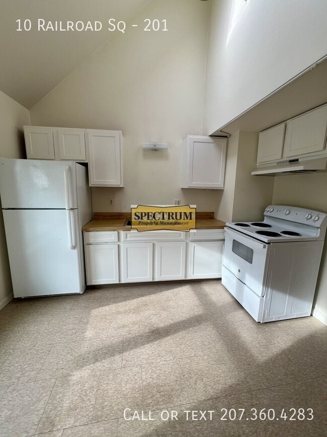 Building Photo - 10 Railroad Square Unit 201