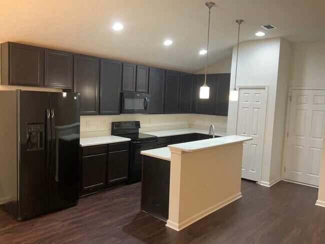 Photo - 139 Patriot Ln