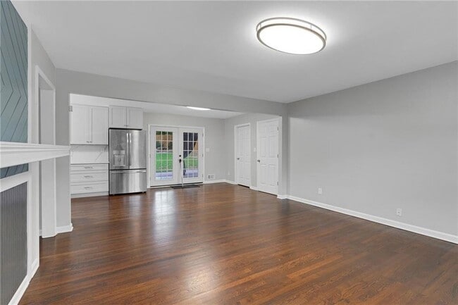 Photo - 2710 Dresden Dr