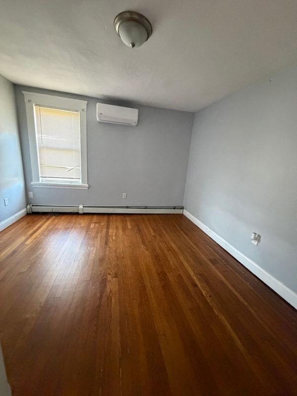 Photo - 319 Admiral St