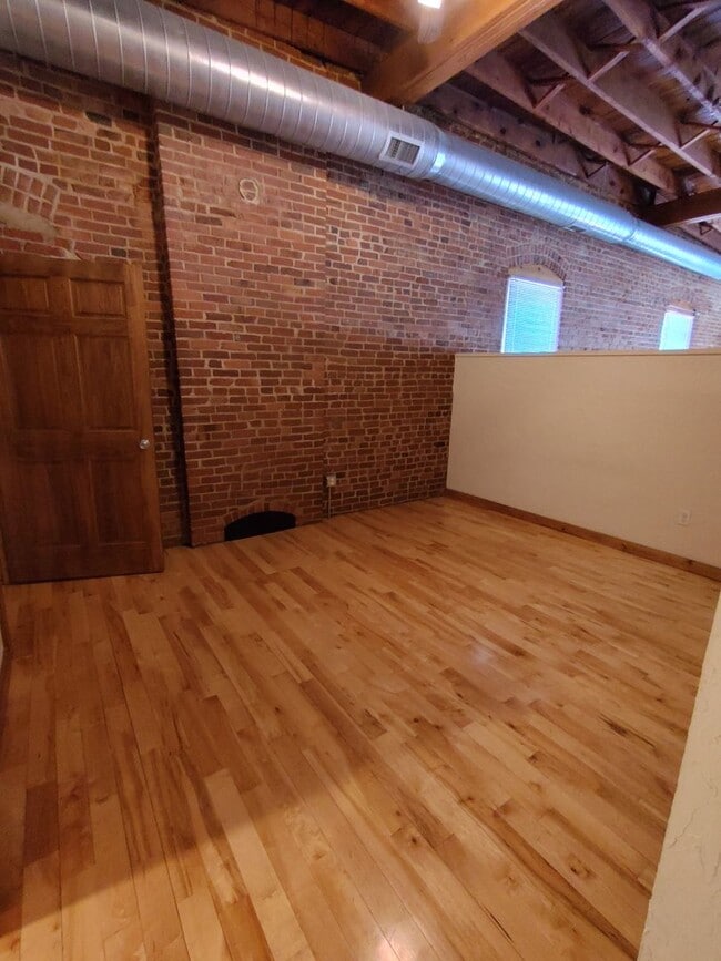 Photo - 601 N National Ave