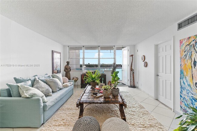 Photo - 6770 Indian Creek Dr Unit 5K