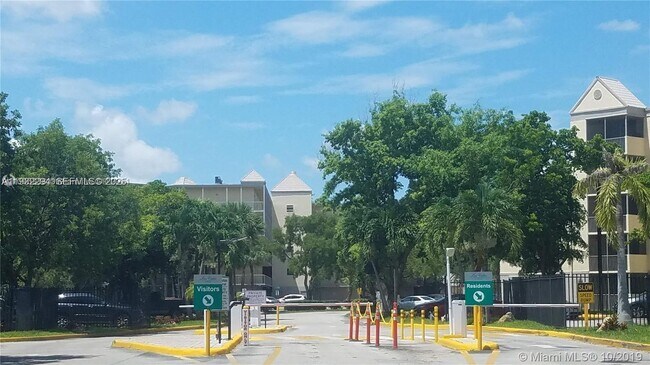 Photo - 8180 Geneva Ct Unit 518