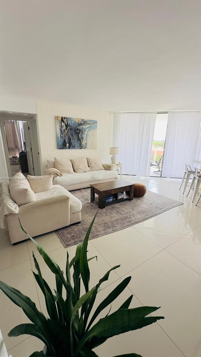 Photo - 3610 Yacht Club Dr Unit 609