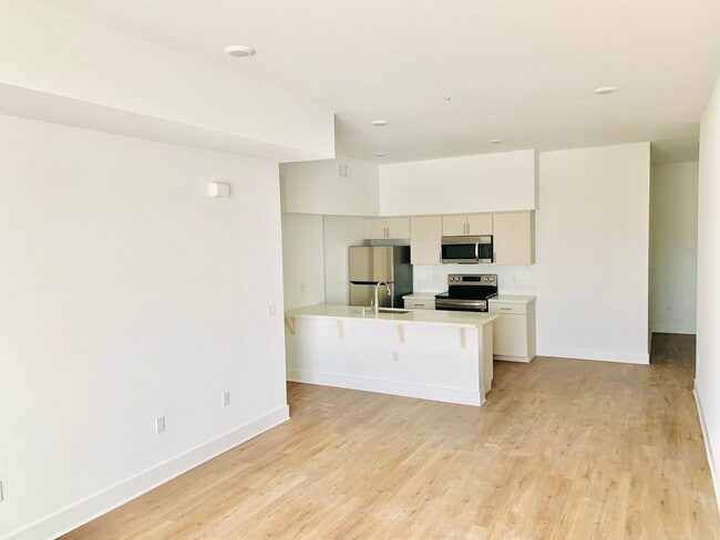 Photo - Hollywood Flats