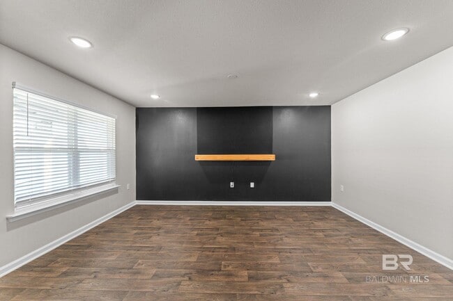 Photo - 10767 War Emblem Ave Apartamento