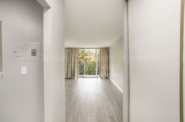 Photo - 2059 Huntington Ave Unidad 510 Rental