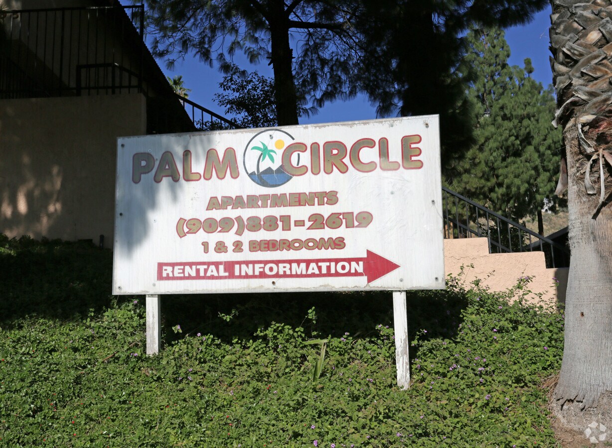 Palm Circle Apartments - Palm Circle Apartments