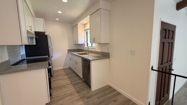 Photo - 7737 Southcliff Dr