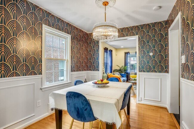 Two-Bedroom With Finished Basement Near Fo... - Two-Bedroom With Finished Basement Near Fo... House