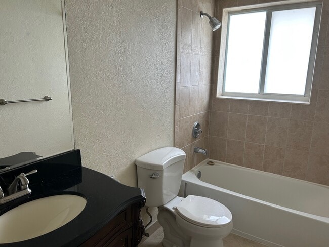 Photo - 2190 SE 5th St Unidad 8